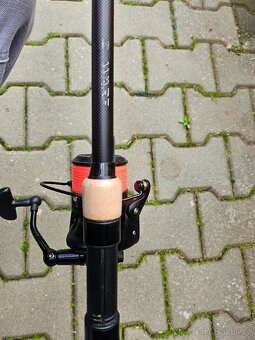 Prodám 2 ks prutů Nash Dwarf Cork 10 ft. - 2