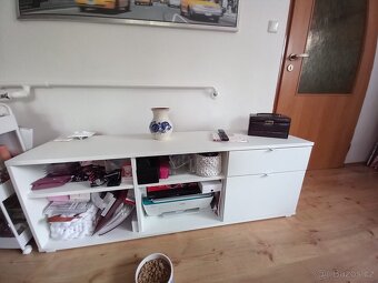 Prodam rok stary tv stolek vcetne ulozneho prostoru - 2