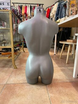 Dámská figurína - 2
