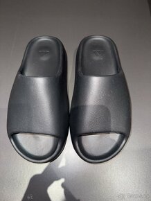 Yeezy Slide Onyx - 2