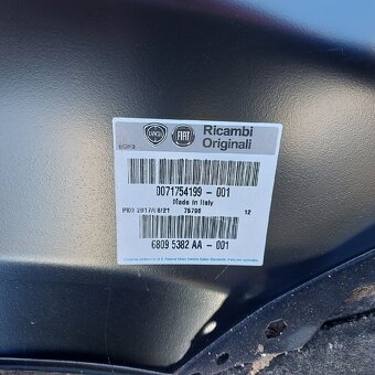 Fiat Punto Grande pravý zadní blatník - 2