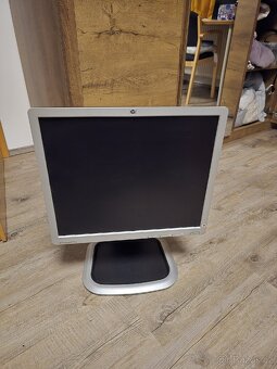 LCD monitor HP Compaq LA1951g - 2