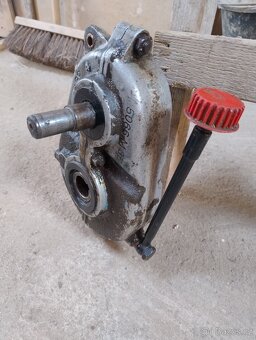 Uhlová převodovka - malotraktor - 2
