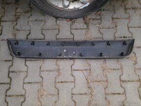 Ssangyong rexton lišta na kufrové dveře - 2