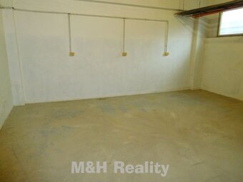 Pronájem prostoru o výměře 40 m2  v 1.PP haly - 2