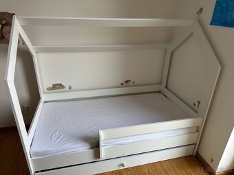 Bílá domečková postel - 2