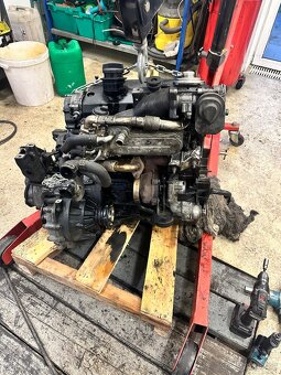 AVQ-  motor, díly - 2