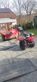 Nový jednoosý malotraktor s vlekem. - 2