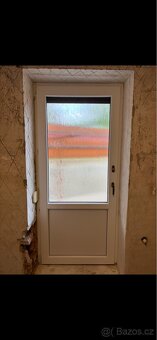 Prodám plast. dveře výška 225cm - 2