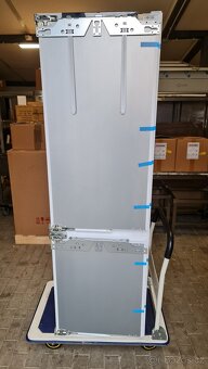 Lednice s mrazákem vestavná Liebherr ICNb 5123 - 2