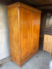 Starožitná skříň - 2