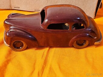 Bakelitové auto škoda Tudor 50. léta značeno Šerý, rarita - 2