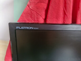 Širokoúhlý 21,5" LG LED monitor řady dvi sub - 2