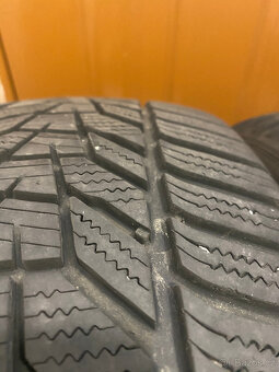Zimní pneu Hankook Winter icept evo3 X 235/55 R19 105V - 2