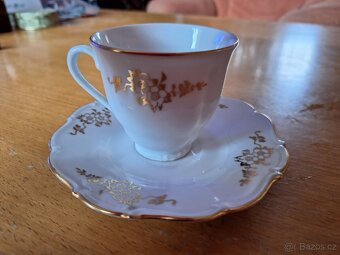 Porcelánové hrnečky na kávu s podšálky, 4 kusy - 2
