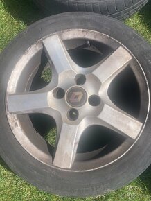 Renault Alu kola 15” pneu 165/65 R15 - 2