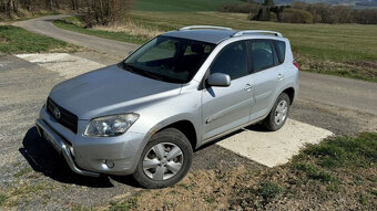 Toyota RAV4 2.0 VVT-i, 112kW, benzín, 4x4 - 2