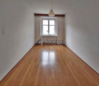Pronájem bytu 3+1, 85m2, 1. patro, ul. Madridská, Praha 10 - - 2