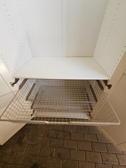 Šatní skříň IKEA smetanová výška 235 cm, šířka 100 cm, hloub - 2