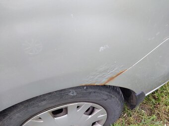Mazda 5. Benzin 1,8 na náhradní díly. - 2