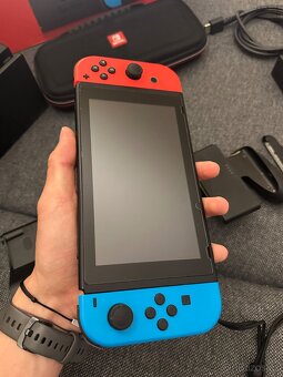 Nintendo switch V2 + příslušenství (TOP STAV) - 2