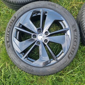 Alu Comet black R18 5x112 Michelin 225/45/18 - 2