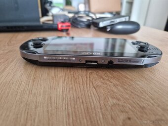PlayStation Vita, PS VITA OLED (PCH-1004) TOP - 2