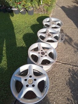 alu kola Borbet 15"  5x108  7J  ET35  střed 72 mm - 2