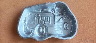 Pečící forma Traktor - 2