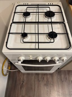 Plynový sporák s troubou - 2