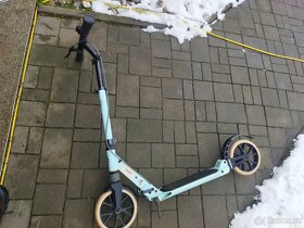 Prodám dětskou koloběžku téměř nová minimálně jeta - 2