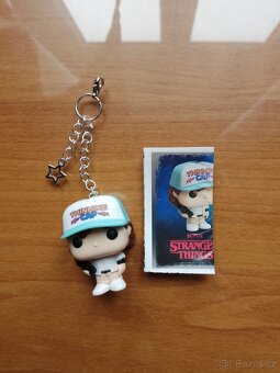 Stranger Things Kinder Joy klíčenka - 2