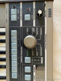 Micro KORG SYNTHETISER VOCORDER - 2