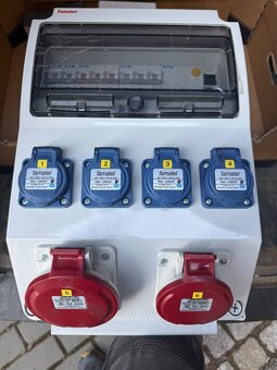 Zásuvkova skříň IP54 jištěná s chráničem Famatel - 2