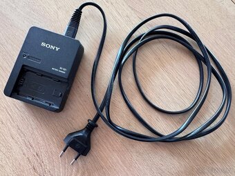 Sony nabíječka BC-QZ1 - 2