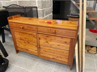 Dřevěné komody – styl, kvalita a úložný prostor v jednom - 2