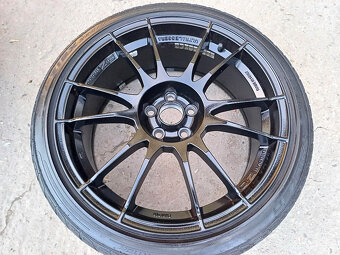 O.Z. ULTRALEGGERA 225/40/18 - 2