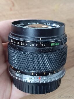 Objektiv Olympus G-Zuiko 55mm 1,2 s redukci na Canon - 2