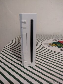 Nintendo Wii s externím HDD a nainstalovanými hrami
- 2