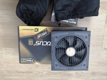 SEASONIC FOCUS PLUS GOLD 750 W 80 PLUS GOLD Plně modulární - 2