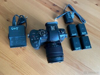 Panasonic GH5 + příslušenství - 2
