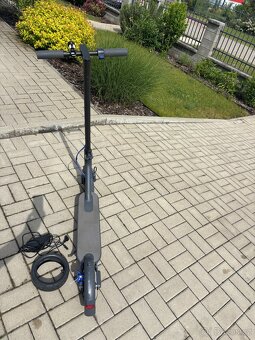 Elektrokoloběžka Xiaomi Mi Electric Scooter 3 - 2
