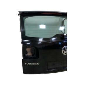 Páté dveře černá barva L041 VW Touareg 7L facelift r.v. 2009 - 2