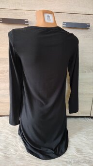 Černé šaty XS spíše S/M - 2