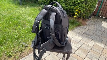Fotobatoh Vanguard Skyborne 49, pro DSLR + notebook - 2
