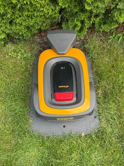 Stiga A750 - předváděcí bezdrátová robotická sekačka - 2