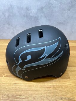 Helma na kolo, brusle, skateboard Bell - 2