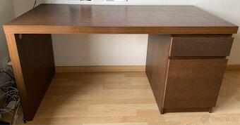 IKEA MALM - rám postele + psací stůl (tmavě hnědé provedení) - 2