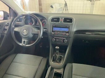 Volkswagen GOLF 6 VI 1.6Mpi 75 KW COMFORTLINE VYHŘ. SEDADEL - 2