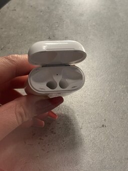 Apple AirPods 2. generace - 2
